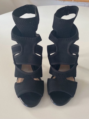 Zara πέδιλα μεταχειρισμένα νούμερο 38, μαύρα υφασμάτινα