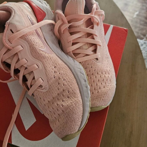 Nike Odyssey React women's sneakers size 36 like new pink
