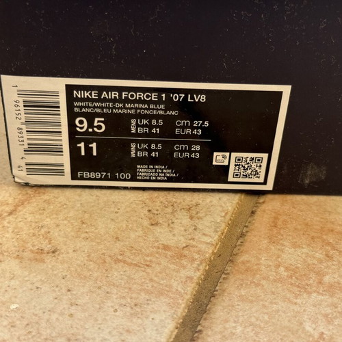 Nike Air Force 1 ‘07 LV8 sneakers used, size 43, white and blue