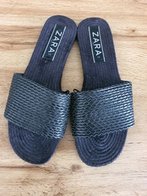 Γιουτα σανδάλι Zara μεταχειρισμένο, πλεκτό σε σκουρο μπλε-μαύρο, μέγεθος 39