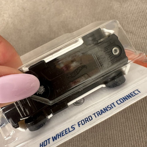 Hot Wheels Ford Transit Connect Treasure Hunt 2024 model