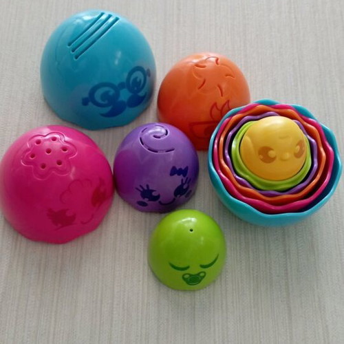Toomies Hide & Squeak Nesting Eggs educational toy like new