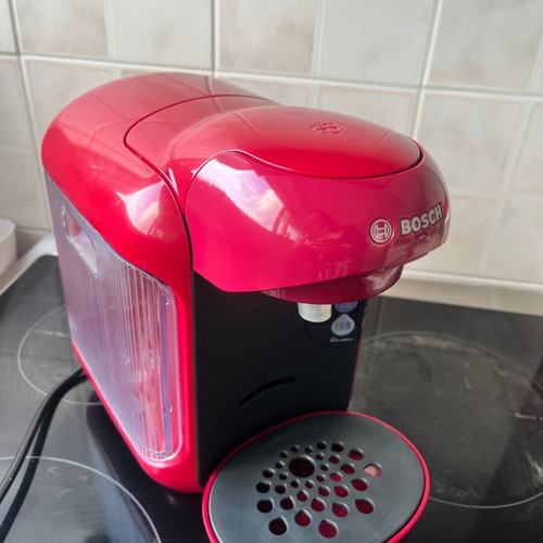 Bosch TAS1201 Tassimo Espresso Coffee Maker like new, red