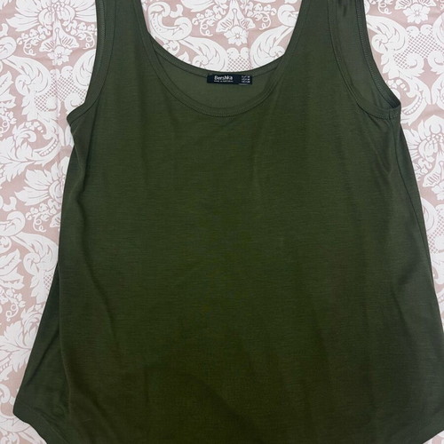 Bershka khaki top like new, size M