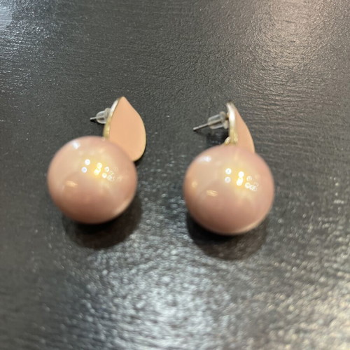Earrings like new, pink pearls with geometric enamel design
