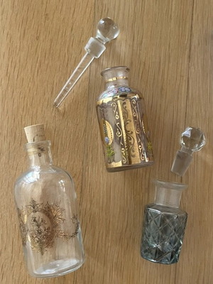 Vintage perfume bottles pack of 3 like new