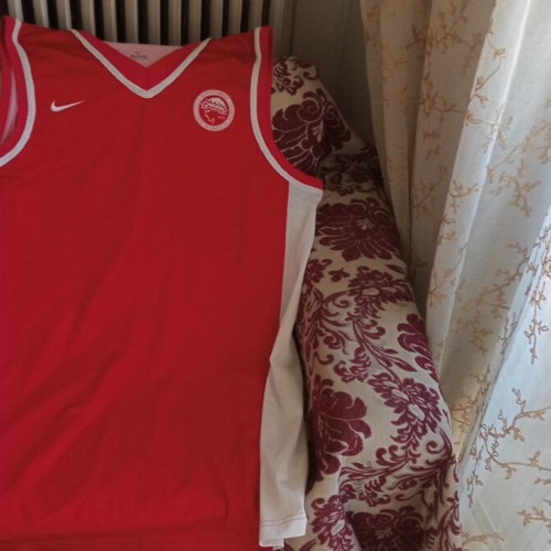 Olympiakos 2004 Basketball Training Jersey used XLT