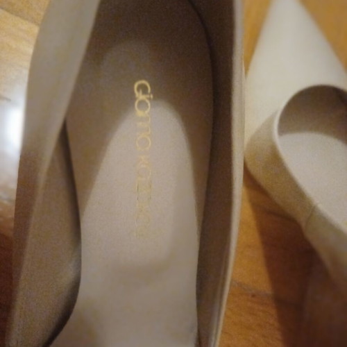 Gianna Kazakou beige pumps size 40 new