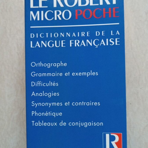 Le Robert Micro Poche French Dictionary like new