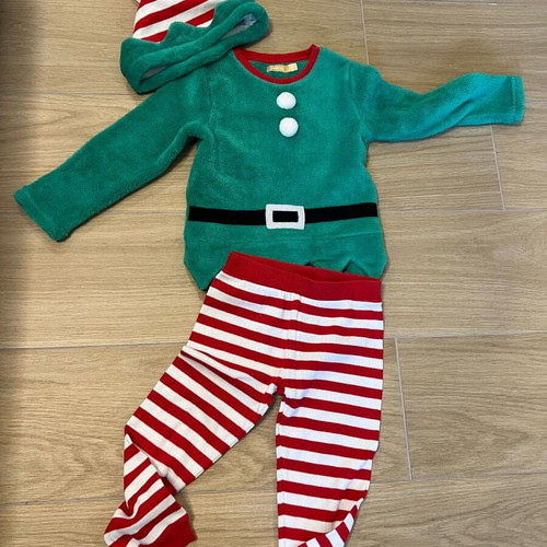 Elf pajama set 3 pieces for 4 years like new