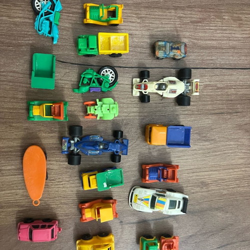 Kinder-Lucky Cup figures used, pack