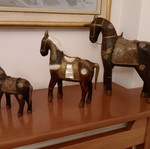 Wooden ebony horses with brass like new, vintage set of 3