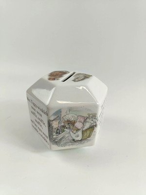 Vintage Wedgwood Mrs Tiggy-Winkle porcelain money box like new