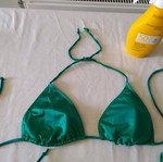 Women's bikini size S like new, emerald with bust padding