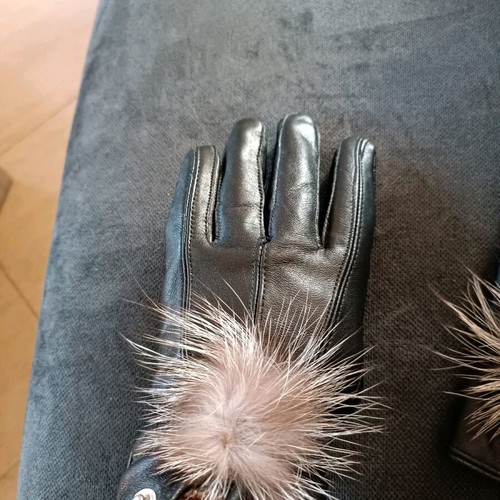 Black gloves lightly used