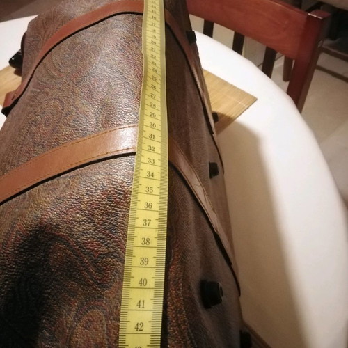 Brown travel sack used with leather details