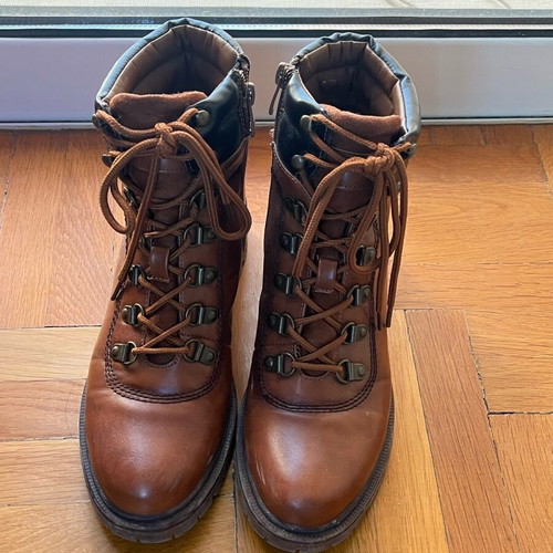 Brown boots used with laces and zipper
