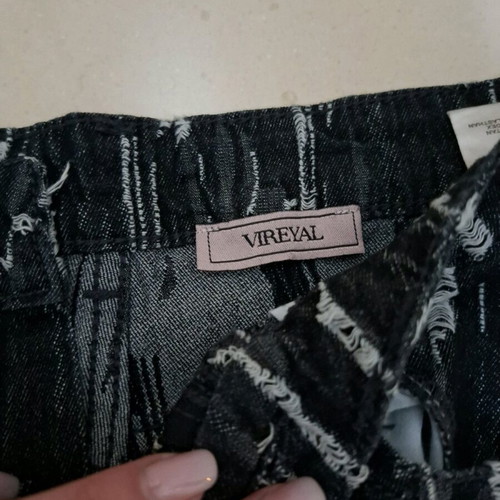 Vireyal jeans like new with unique design, size S
