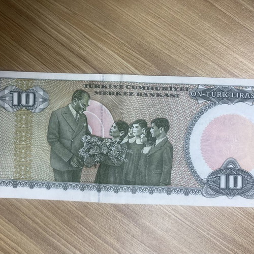 Collectible 10 Turkish Lira banknote used, 1970s 1980s