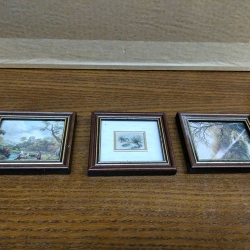 Set of 3 wooden frames like new