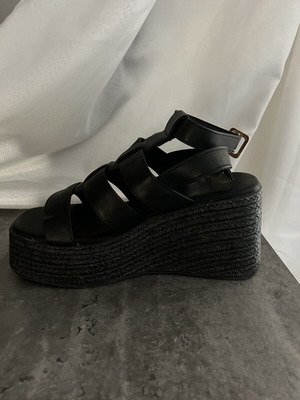 Platform sandals like new, size 38, black