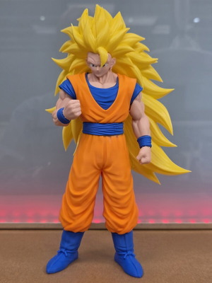 Goku Super Saiyan 3 figure like new, 24 cm