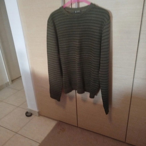 Street striped men's pullover medium like new, khaki
