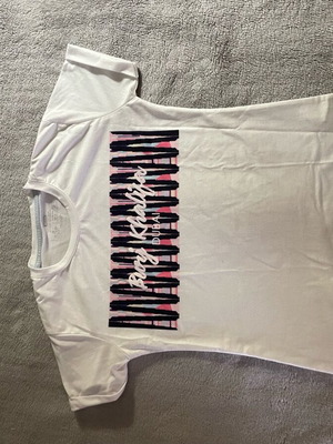 Dubai T shirt size medium, 10/10 condition