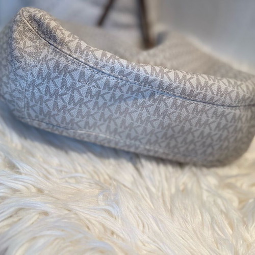 Michael Kors Lillie shoulder bag like new, white and brown
