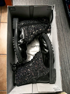 Scary Shoes black glitter boots size 30 like new