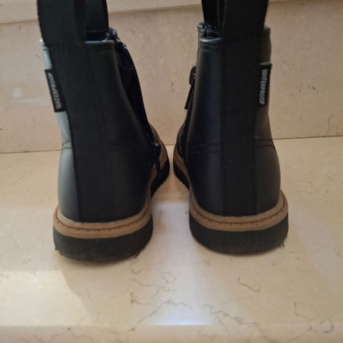 Girls' waterproof boots with fur lining size 28 like new