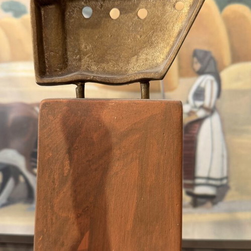 G. Sepetzoglou Sculpture Pylos with Bronze, like new, 25 cm height