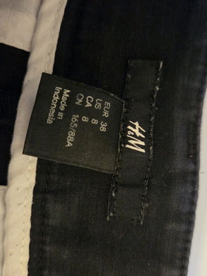 H&M black shorts medium used