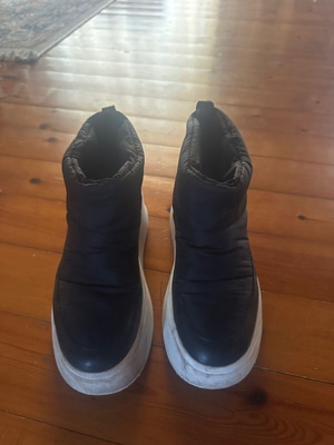 Ash ankle boots like new, size 38, black and white