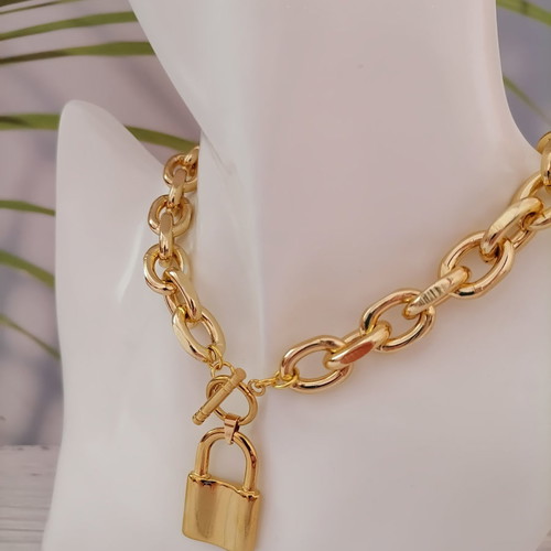 Gold chunky chain with steel padlock pendant