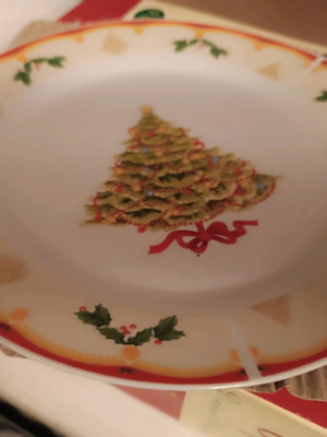 Christmas plates set of six in box