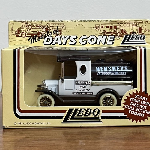 Lledo Days Gone Hershey’s Chocolate Milk Diecast model like new with box