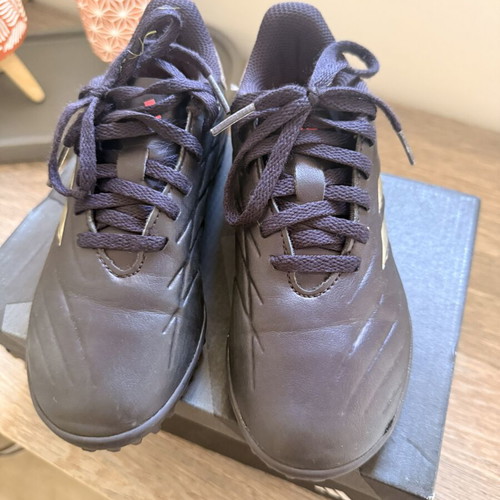 Adidas football shoes kids size 32, black
