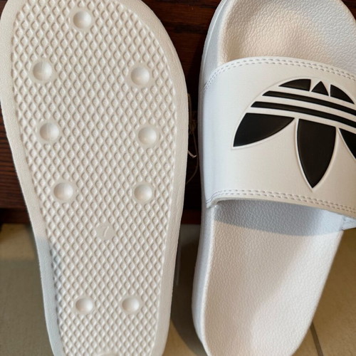 Παντόφλες Adidas άσπρες καινούργιες, μέγεθος 40.5
