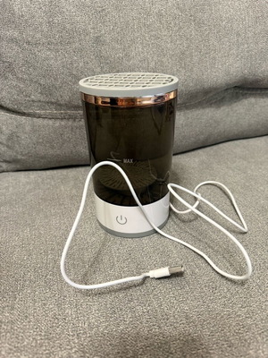 Make up brush cleaner like new