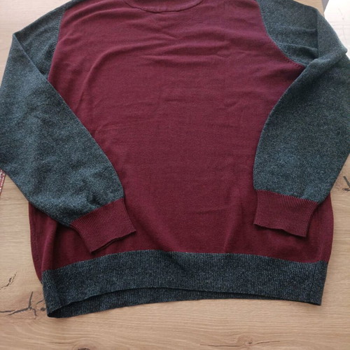 Zara sleeveless jacket and thin sweater like new