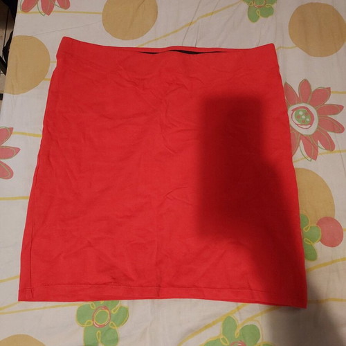 Terranova elastic fitted skirt new, size L