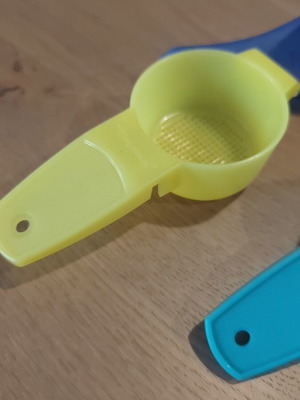 Tupperware small strainers set used, 3 pieces