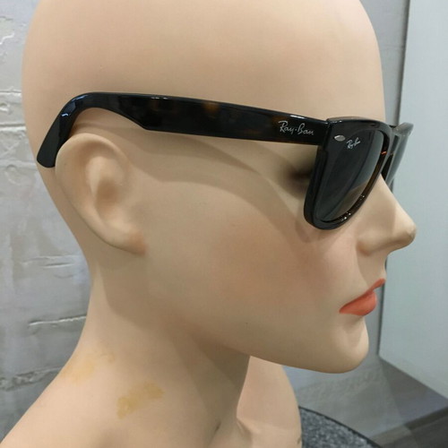Ray-Ban Wayfarer sunglasses like new, unisex, tortoise shell frame