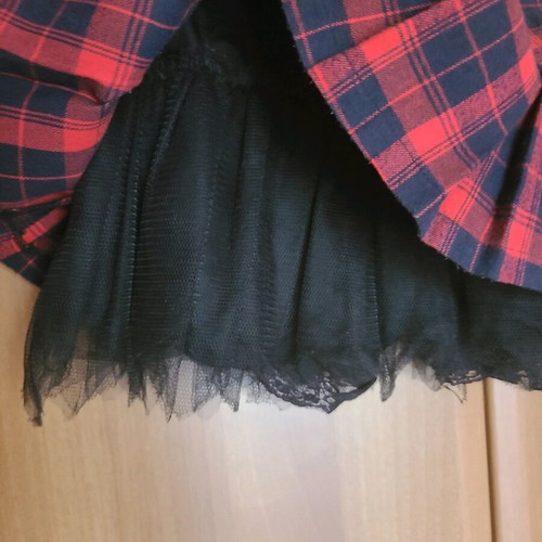 Tartan bloomers skirt like new, size M, black and red