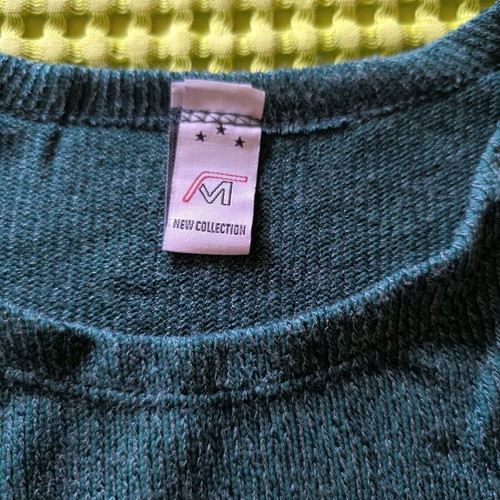 Women's green A-Style blouse like new, unworn size L