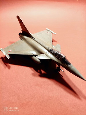 Πλαστικό μοντέλο Rafale 1/72 καινούργιο, βαμμένο αερογράφο