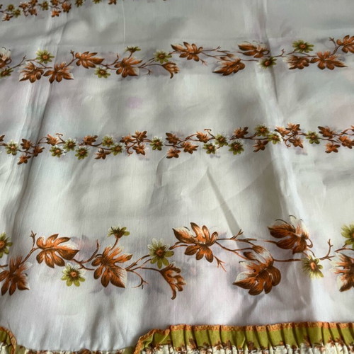 Curtain new, width 2.40m height 0.90m, unsewn