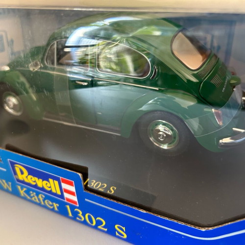 Beetle model 1/18 Burago fully opening car new