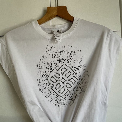 Attrattivo Oversized Lucky Charm T-shirt new, 100% cotton, size M
